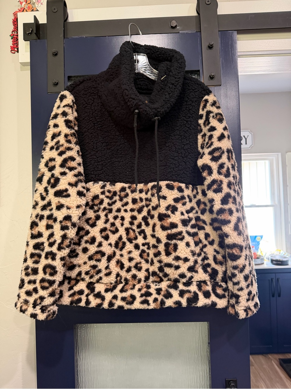 Leopard Print Sherpa Pullover Hoodie - Black and Tan
